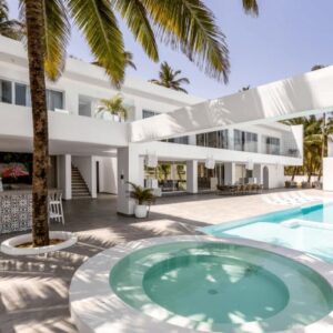 6 Bedroom Private Beach House - Ibeshe Beach Lagos