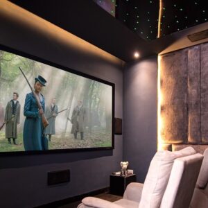 2BR Luxury Apartment With Snooker Board Cadogan
