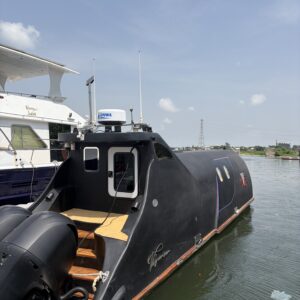 5 Seater Luxury Yacht Ship - Vibranium Experience