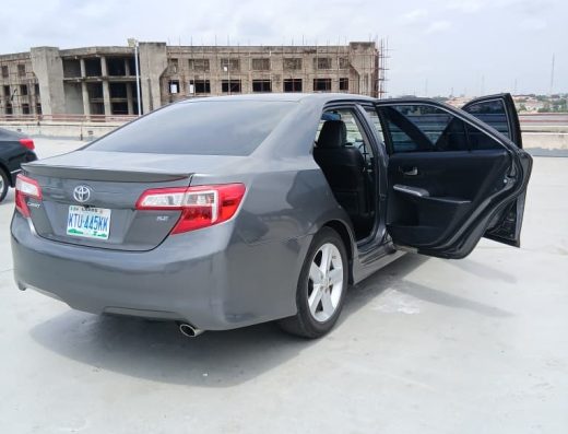 Toyota Camry Salon Car – For Daily Rental