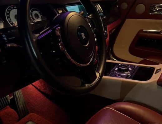 Rolls Royce Ghost – White On Red