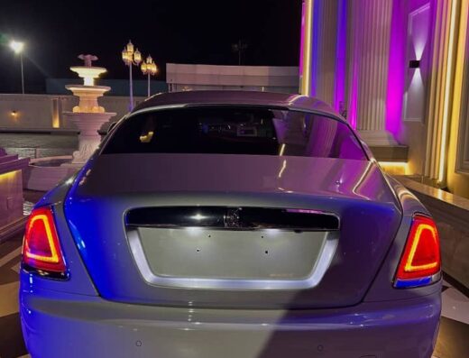 Rolls Royce Ghost – White On Red