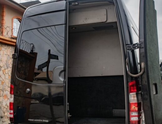 Mercedez Benz Executive Sprinter Van 7 Passenger
