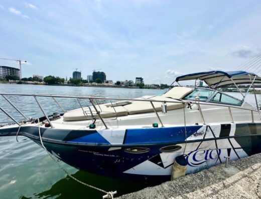 10 Seater – Blue room Cabin Cruise Boat