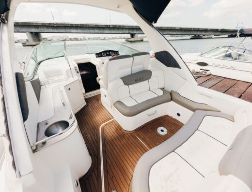 20 Passenger Luxury Yacht – 6ixty