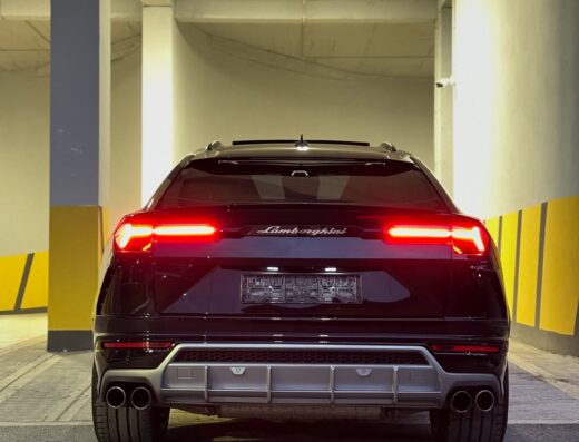 2023 Lamborghini Urus – Black