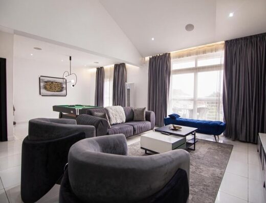 2BR Luxury Apartment With Snooker Board Cadogan