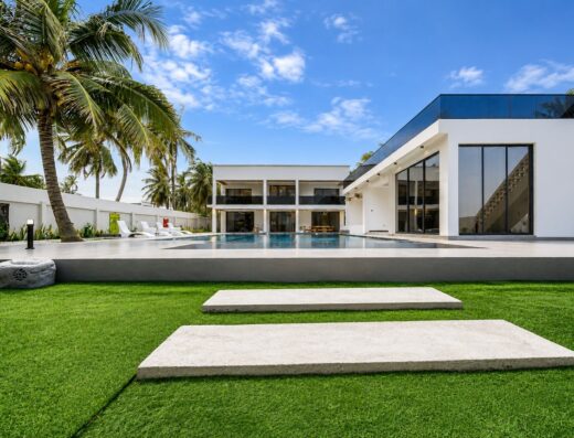 4 Bedroom Private Beach – Serenia Beach Ilashe