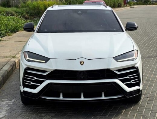 Lamborghini Urus – White for Daily Rental