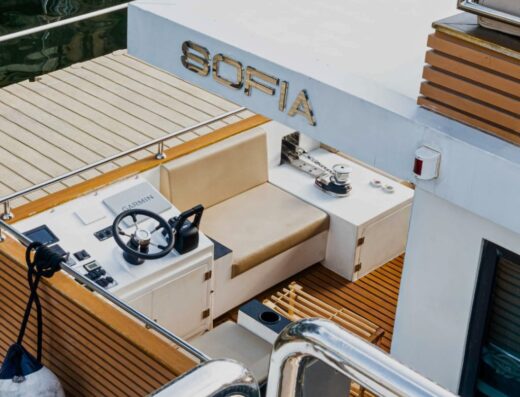 Luxury 10 Passenger House Boat – 3 Hour Cruise Rental