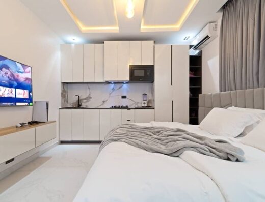 Studio Apartment with Private Jacuzzi