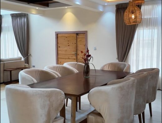 3Bedroom Private Beach House – Eleko Beach
