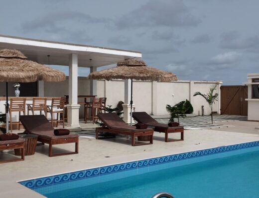 3Bedroom Private Beach House – Eleko Beach