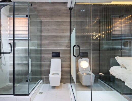 Beautiful Red room studio Apartment with Bathtub