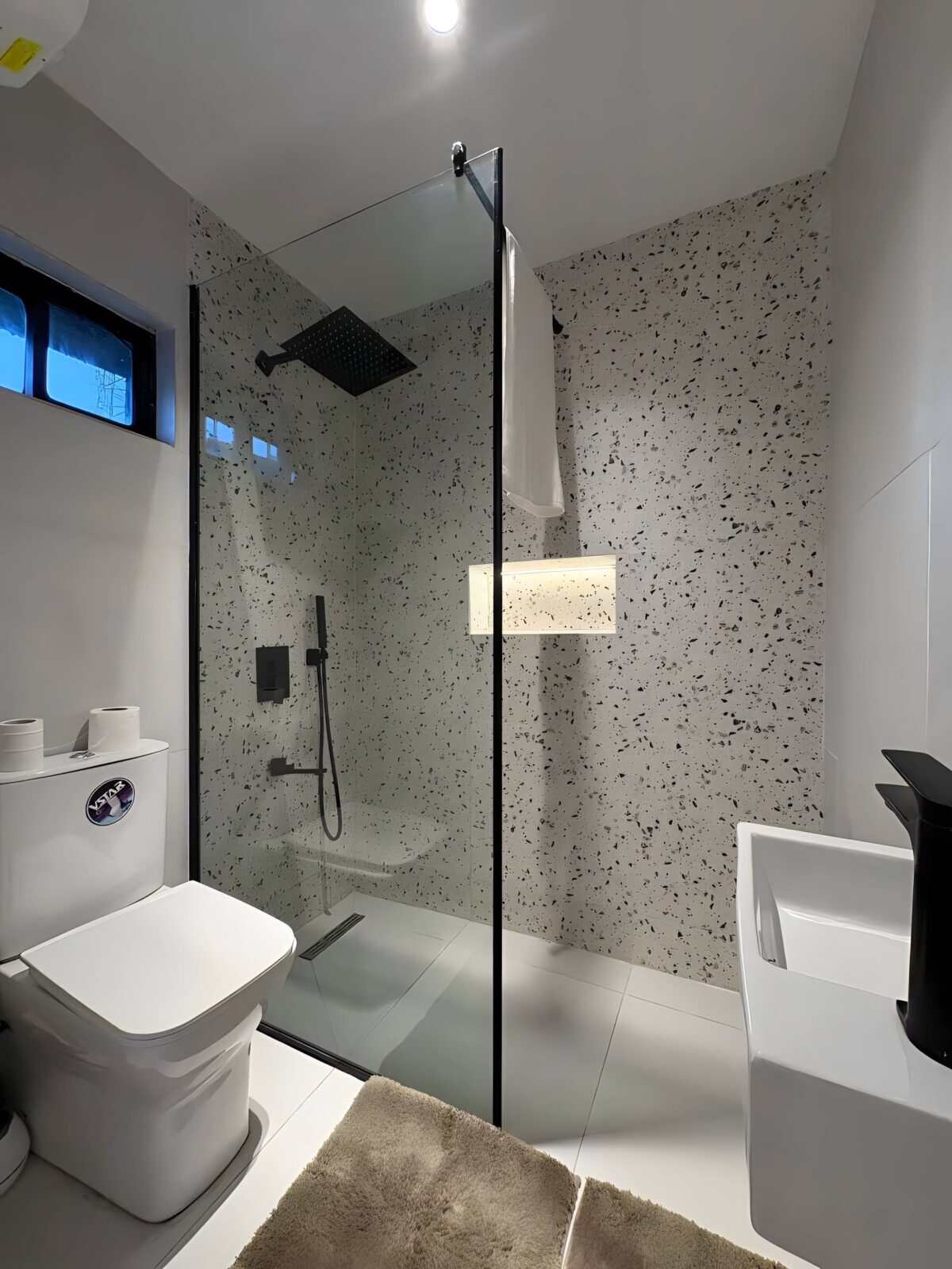 3Bedroom Luxury Apartment – Oniru Vi
