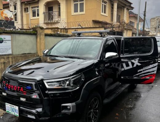 Toyota Hilux Escort Van